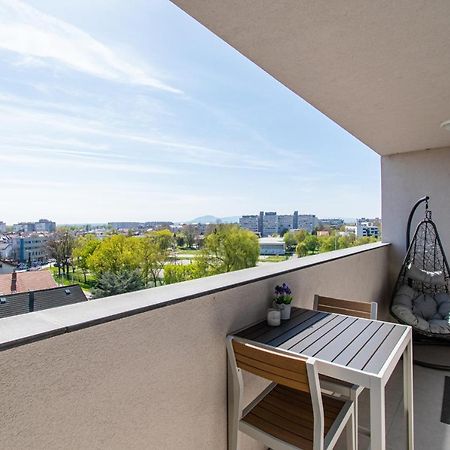 Flexible Selfcheckins 32 - Zagreb - Garage - Electric Vehicle Ccharger - Big Loggia - New - Apartments Repinc 32 エクステリア 写真