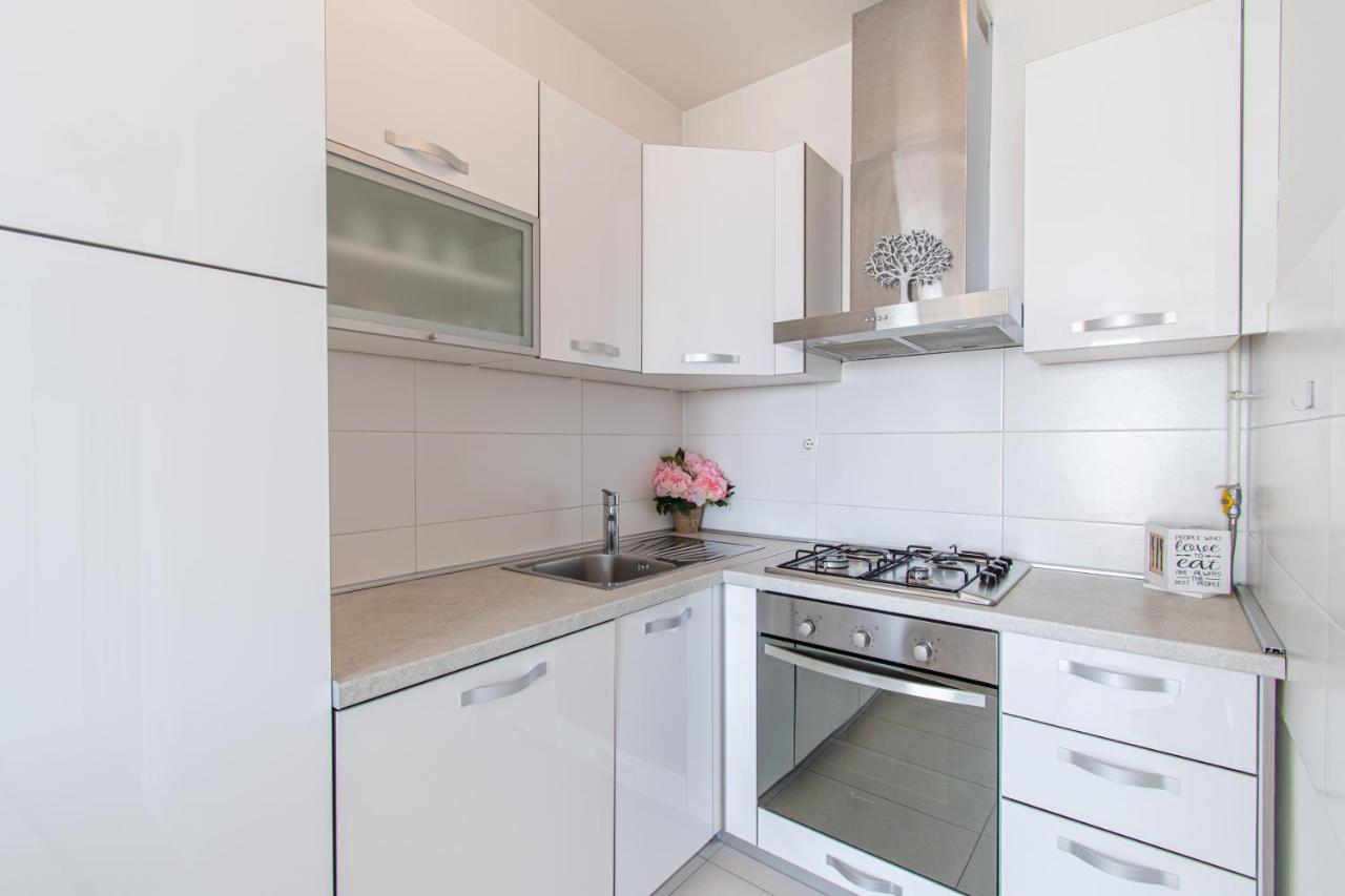 Flexible Selfcheckins 32 - Zagreb - Garage - Electric Vehicle Ccharger - Big Loggia - New - Apartments Repinc 32 エクステリア 写真