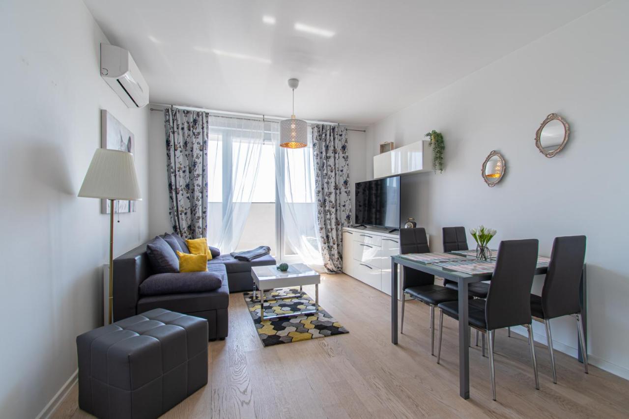 Flexible Selfcheckins 32 - Zagreb - Garage - Electric Vehicle Ccharger - Big Loggia - New - Apartments Repinc 32 エクステリア 写真