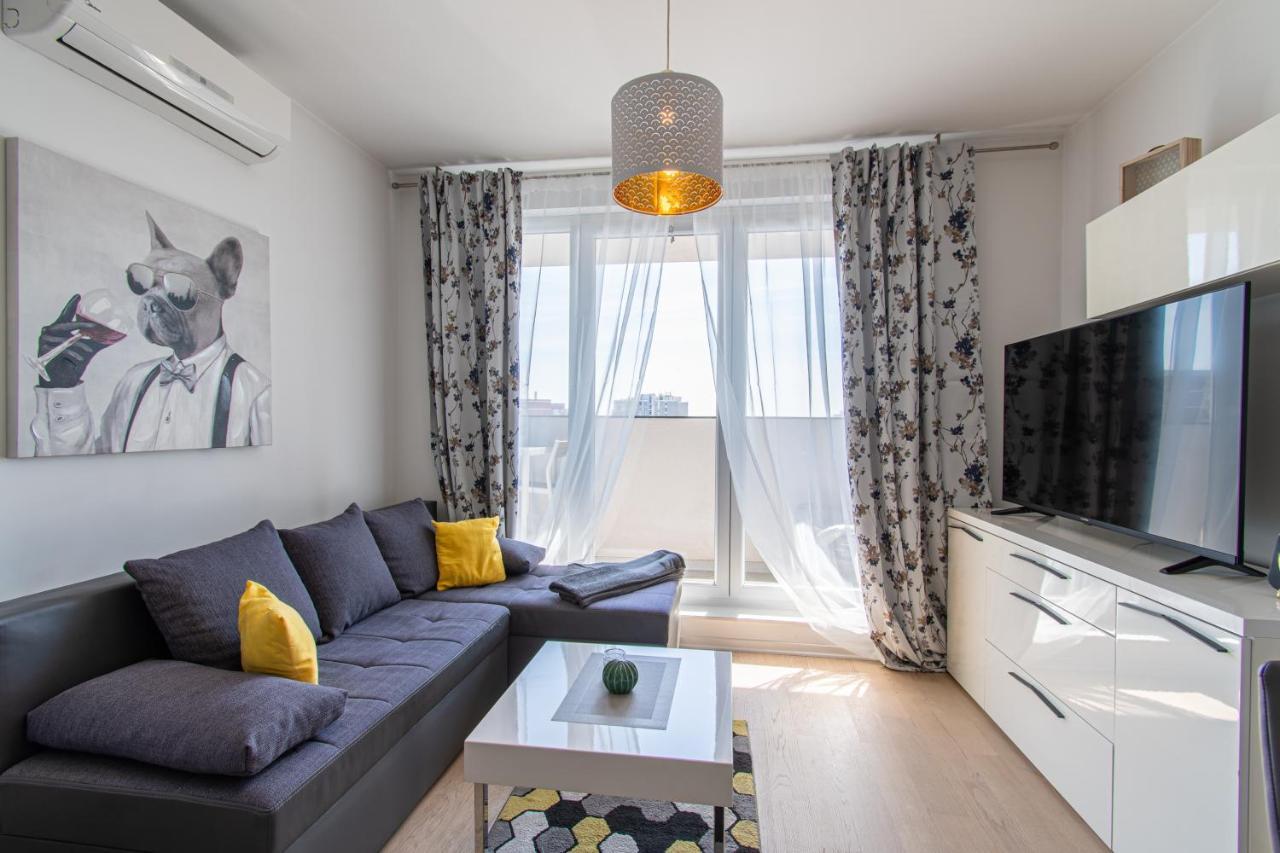 Flexible Selfcheckins 32 - Zagreb - Garage - Electric Vehicle Ccharger - Big Loggia - New - Apartments Repinc 32 エクステリア 写真